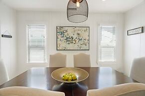 Coastal Palm Haven - With Hot Tub