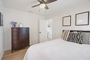 Coastal Palm Haven - With Hot Tub