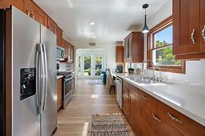 Coastal Palm Haven - With Hot Tub