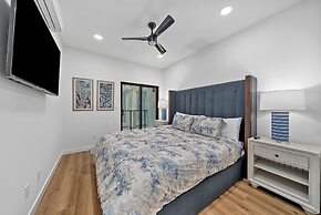 Rooftop Home With Ocean View Private Parking