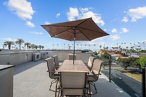 Rooftop Home With Ocean View Private Parking