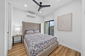 Rooftop Home With Ocean View Private Parking