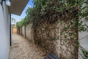 Rooftop Home With Ocean View Private Parking