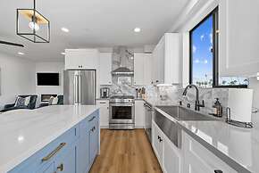 Rooftop Home With Ocean View Private Parking