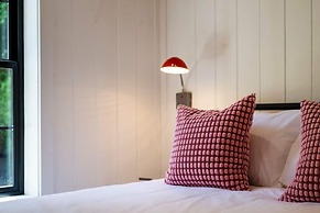 Group Getaway, Modern Cabins Sleep 16, Gatlinburg