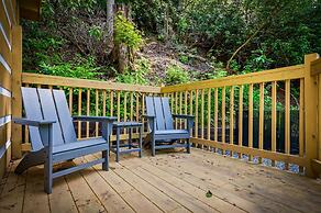 Group Getaway, Modern Cabins Sleep 16, Gatlinburg