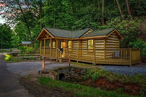 Group Getaway, Modern Cabins Sleep 16, Gatlinburg