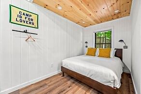 Group Getaway, Modern Cabins Sleep 16, Gatlinburg