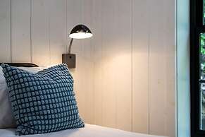 Group Getaway, Modern Cabins Sleep 16, Gatlinburg