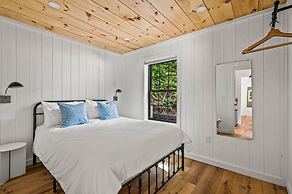 Group Getaway, Modern Cabins Sleep 16, Gatlinburg