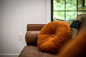 Group Getaway, Modern Cabins Sleep 16, Gatlinburg