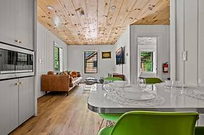 Group Getaway, Modern Cabins Sleep 16, Gatlinburg