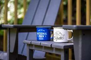 Group Getaway, Modern Cabins Sleep 16, Gatlinburg