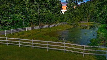 Group Getaway, Modern Cabins Sleep 16, Gatlinburg