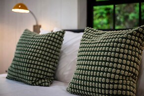 Group Getaway, Modern Cabins Sleep 16, Gatlinburg