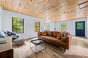 Group Getaway, Modern Cabins Sleep 16, Gatlinburg