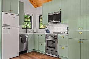 Group Getaway, Modern Cabins Sleep 16, Gatlinburg