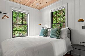 Group Getaway, Modern Cabins Sleep 16, Gatlinburg