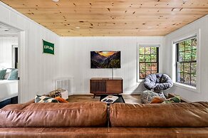 Group Getaway, Modern Cabins Sleep 16, Gatlinburg