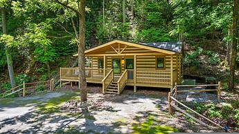 Group Getaway, Modern Cabins Sleep 16, Gatlinburg