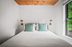 Group Getaway, Modern Cabins Sleep 16, Gatlinburg