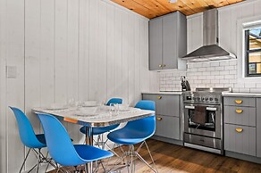 Group Getaway, Modern Cabins Sleep 16, Gatlinburg