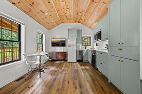 Group Getaway, Modern Cabins Sleep 16, Gatlinburg