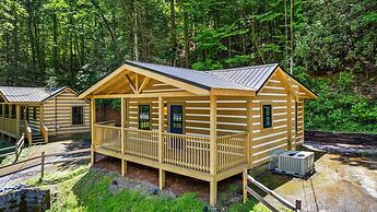 Group Getaway, Modern Cabins Sleep 16, Gatlinburg