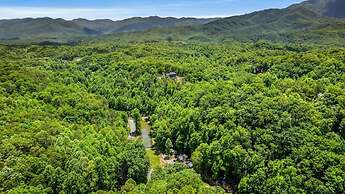 Group Getaway, Modern Cabins Sleep 16, Gatlinburg