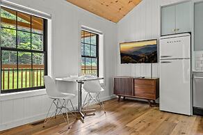 Group Getaway, Modern Cabins Sleep 16, Gatlinburg