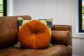 Group Getaway, Modern Cabins Sleep 16, Gatlinburg