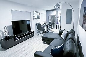 Modern Lux Home 3BR 2BA With Heated Pool