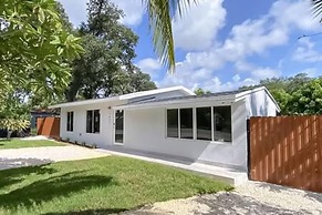 Modern Lux Home 3BR 2BA With Heated Pool