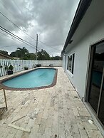 Relaxing 4BR 2BA Home With Wifi and Private Pool in Fabulous Fort Laud