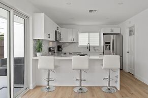 Dreamy 4BR Getaway w Private Pool Luxe Patio in Miramar