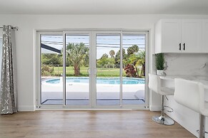 Dreamy 4BR Getaway w Private Pool Luxe Patio in Miramar