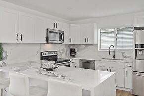 Dreamy 4BR Getaway w Private Pool Luxe Patio in Miramar