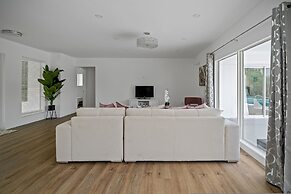 Dreamy 4BR Getaway w Private Pool Luxe Patio in Miramar