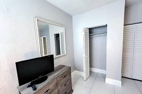 Hollywood Hideaway Luxe 3BR Escape