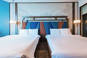 Apec Mandala Cham Bay Hotels & Resorts