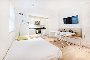 Central Apartment-sleeps 4-98 Walking Score