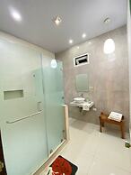 Edificio La Esquina Cesar Mariscos