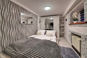 RentPlanet - Jedności Narodowej