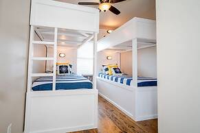 Serenity By the Sea - Great Views in Treasure Isla