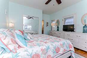 Serenity By the Sea - Great Views in Treasure Isla