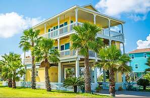 Serenity By the Sea - Great Views in Treasure Isla