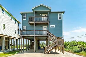 Superb Home With Private Walkover to Beach