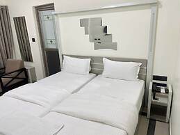 SR Hotel