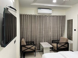 SR Hotel