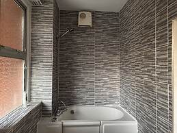 Oxford-house-sleeps 7-parking-garden